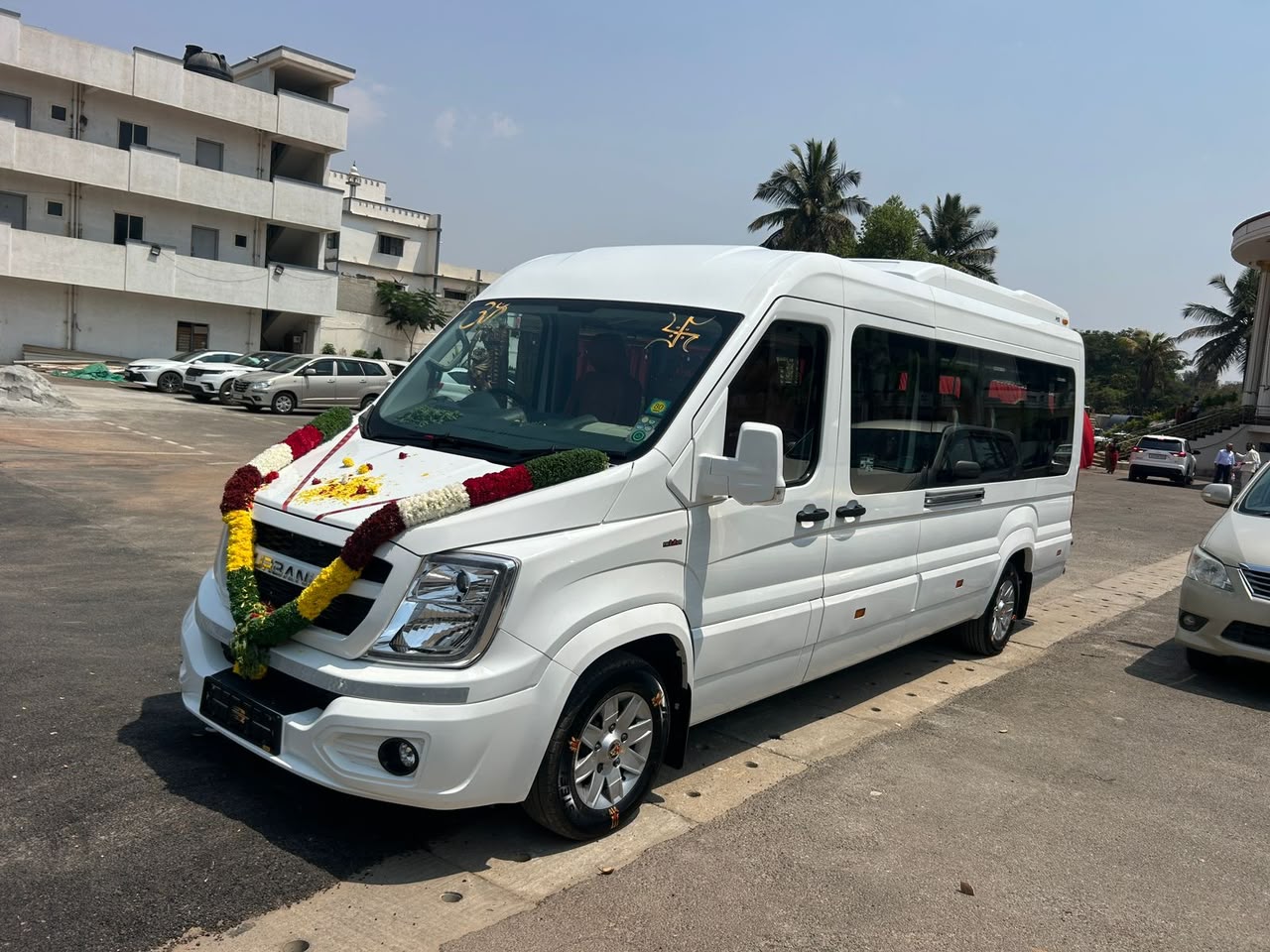 Dakshin Tours Vehicle